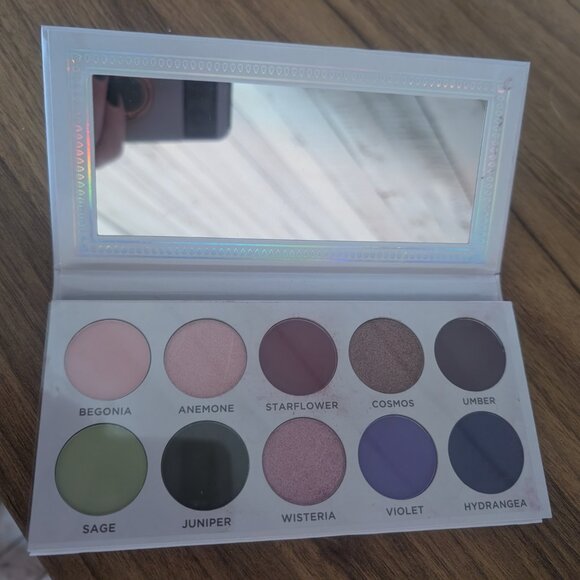 Ace beauté violet sage eyeshadows - Picture 3 of 4